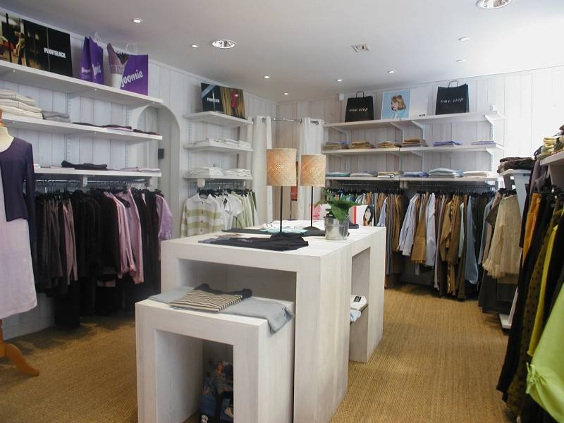 Boiserie_commerce_classique